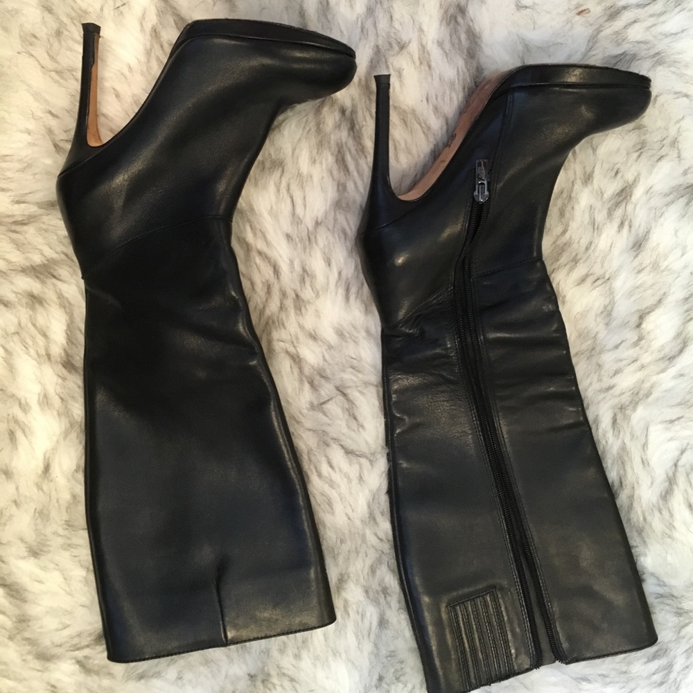 VC Signature All Leather Boots